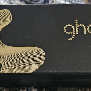 ghd Curve Curling Wand in Black and Gold